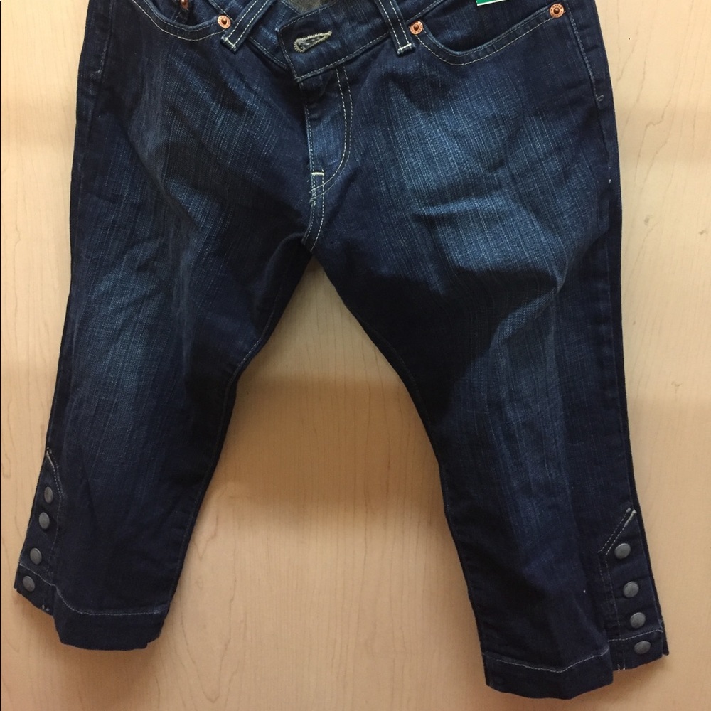 ISO Lucky short jeans with button trim!
